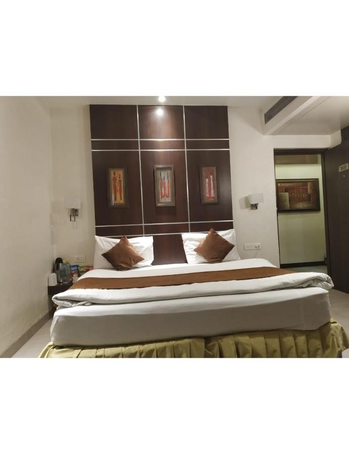 Hotel D Grand, Bareilly Exterior photo